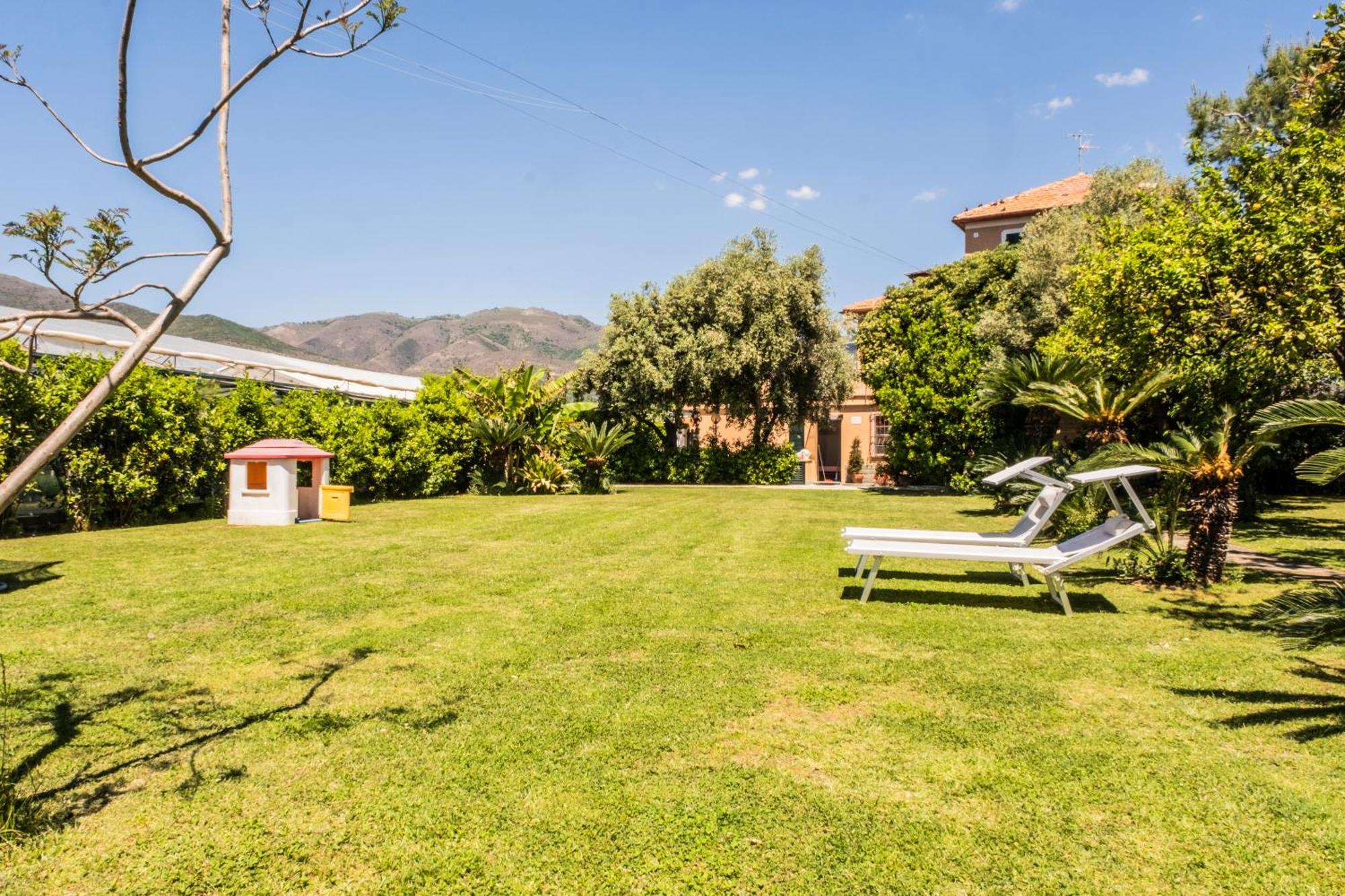 Agriturismo Giorgi Appartamenti In Riviera Ligure อัลเบงกา ภายนอก รูปภาพ